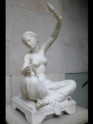 Statua moderna raffigurante una Donna seduta Скульптуры Италии из мрамора Каррара