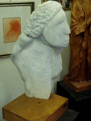 Scultura moderna in Marmo Bianco Carrara raffigurante un volto di uomo Скульптуры Италии из мрамора Каррара